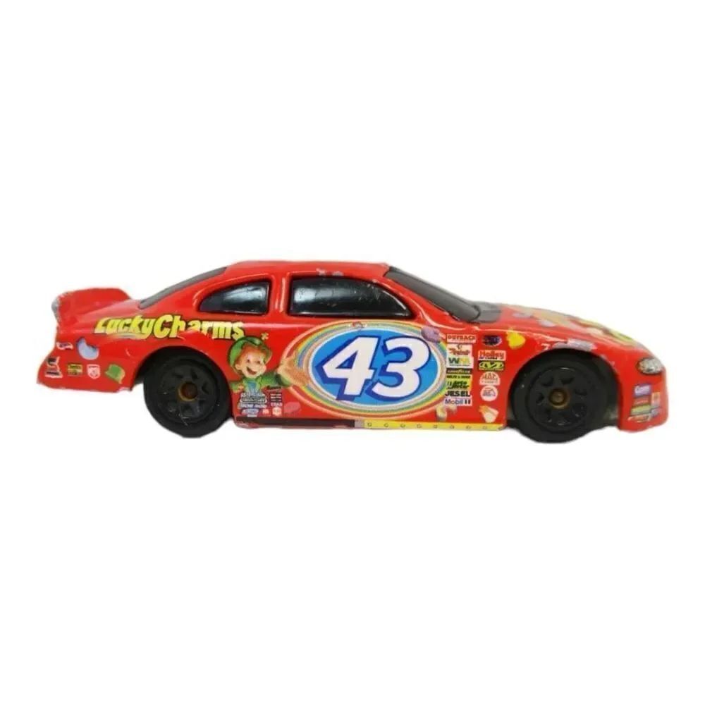 2001 Hot Wheels Dodge Intrepid General Mills Lucky Charms Richard Petty Car